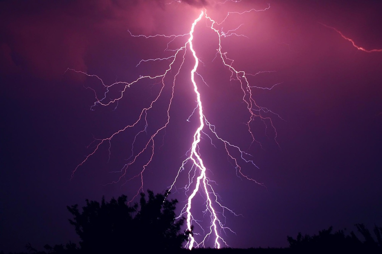 thunder, nature, thunderstorm, purple, storm, weather, flash, lightning, power, electric, energy, bolt, thunderbolt, electricity, voltage, climate, sky, dark, night sky, night