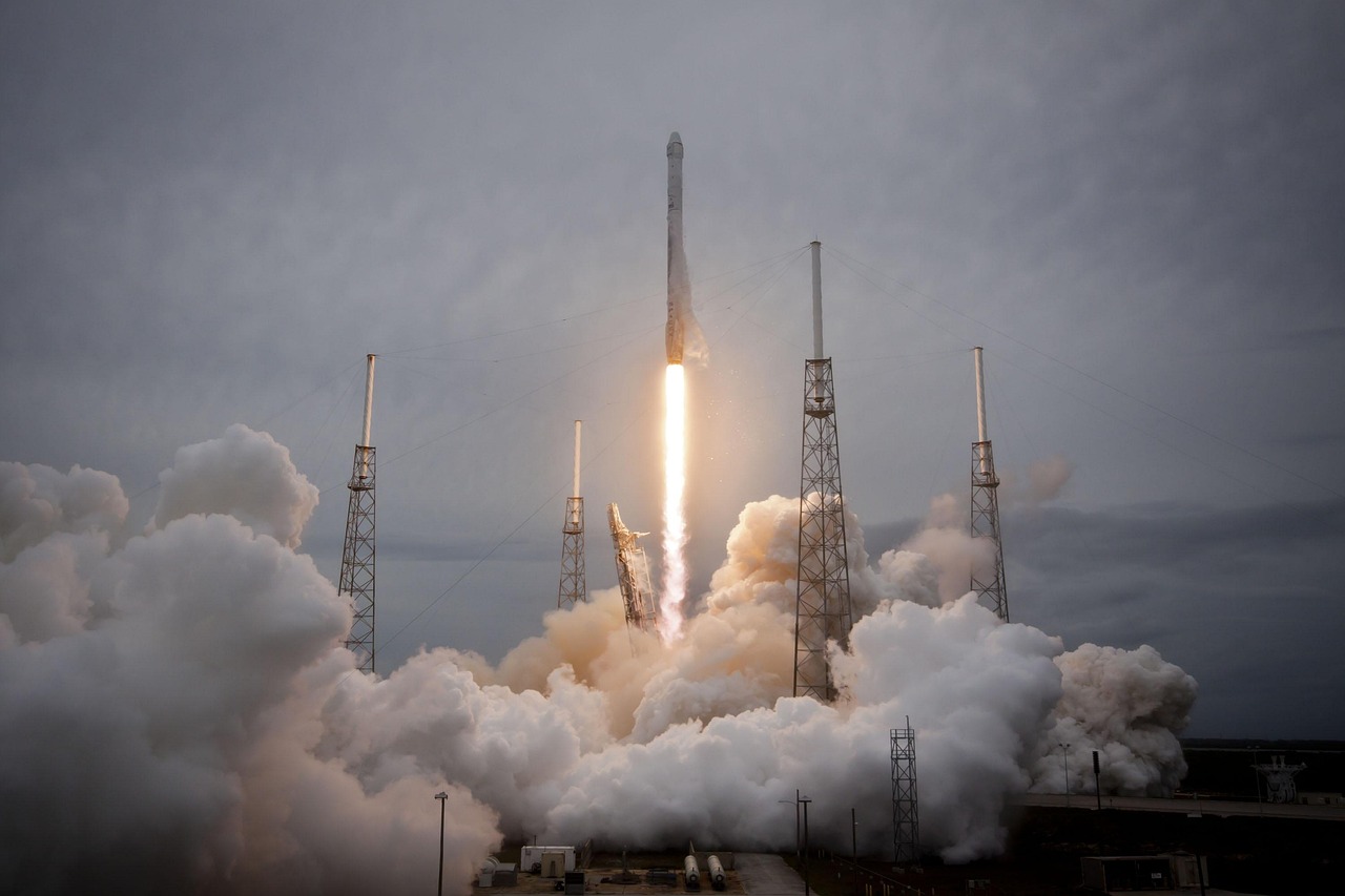 rocket launch, spacex, lift-off, launch, flames, propulsion, space, rocket, speed, vehicle, missile, rocket engine, transportation, transport, spaceship, power, spacecraft, flying, fuel, countdown, cape canaveral, launch pad, aerospace, discovery, gray power, rocket launch, rocket launch, spacex, spacex, spacex, rocket, rocket, rocket, rocket, rocket, missile, missile, missile, missile