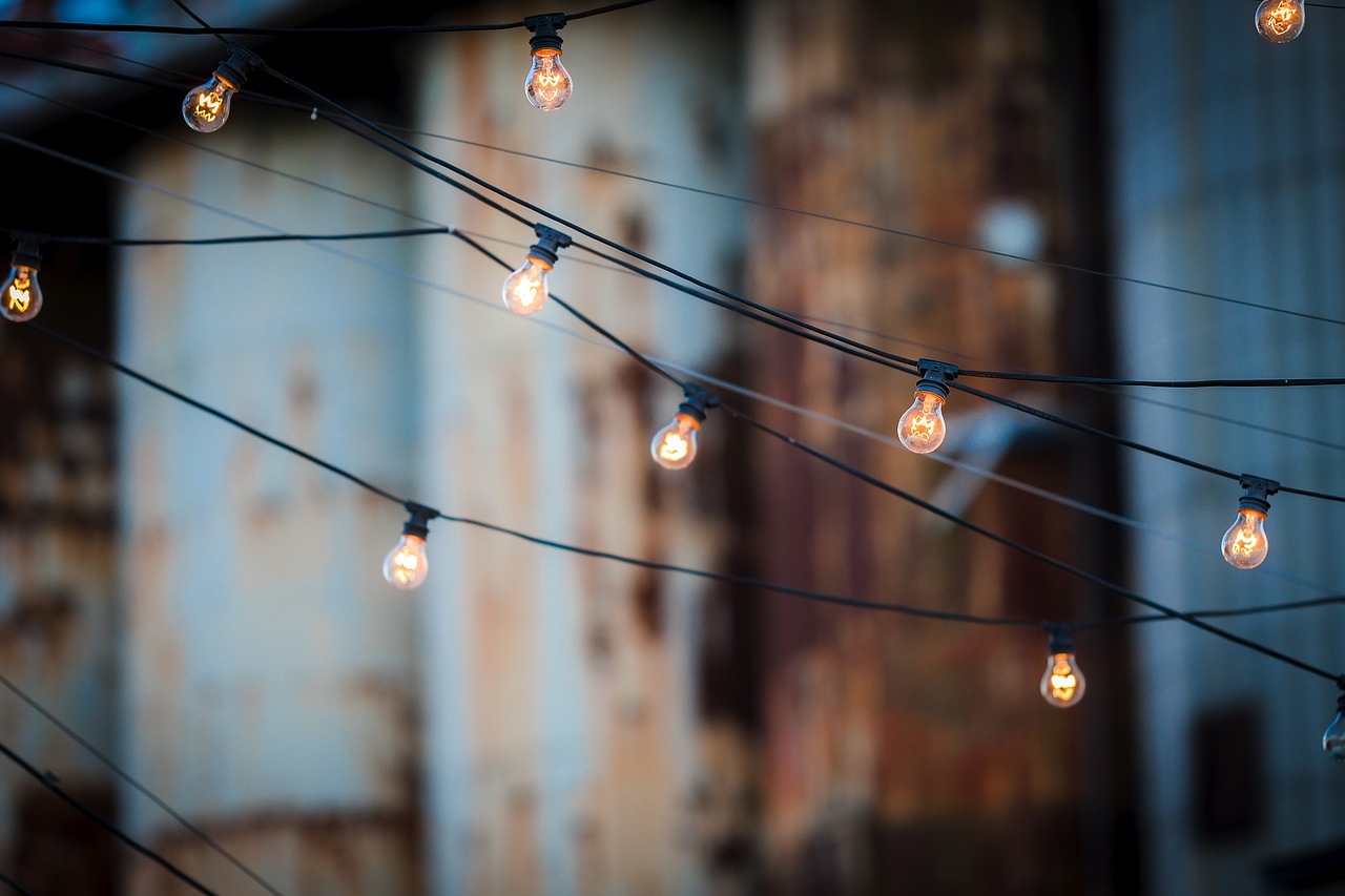 light bulbs, wire, many, bulb, light, lamp, bright, electric, glowing, energy, electricity, illuminated, shiny, illumination, power, glow, decoration, decorative, decor, cable