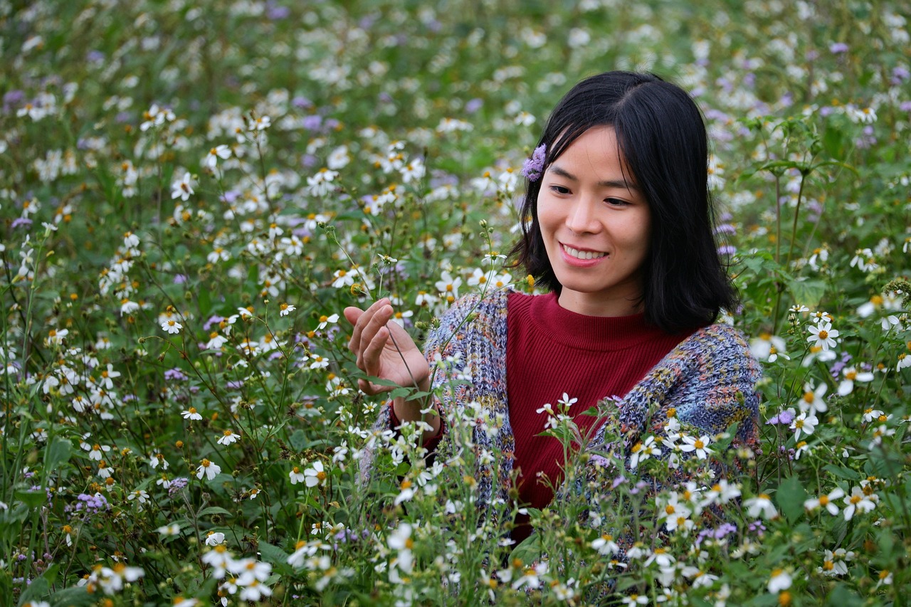 girl, beautiful girl, flower, beautiful flowers, tortoise, cute, nature, shape, vietnam, field, spring, asia, tran thang nhat, flower background, flower wallpaper, 5 english