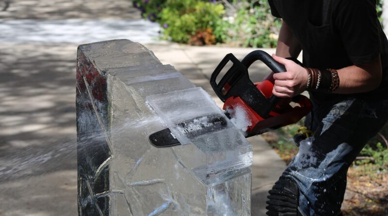 man, saw, ice, tool, work, equipment, sculpture, ice sculpture, gray work, gray tools, ice sculpture, ice sculpture, ice sculpture, ice sculpture, ice sculpture