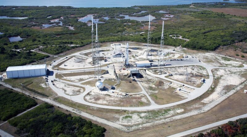 cape canaveral, launch pad, rocket launch, countdown, spacex, lift-off, space, rocket, speed, vehicle, missile, rocket engine, transportation, transport, spaceship, power, spacecraft, aerospace, spacex, spacex, spacex, spacex, spacex, rocket, missile, aerospace, aerospace